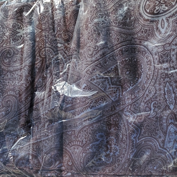 Penelope Ann New Scraf Periwinkle and Chocolate Paisley 77" x 37" - Picture 7 of 7